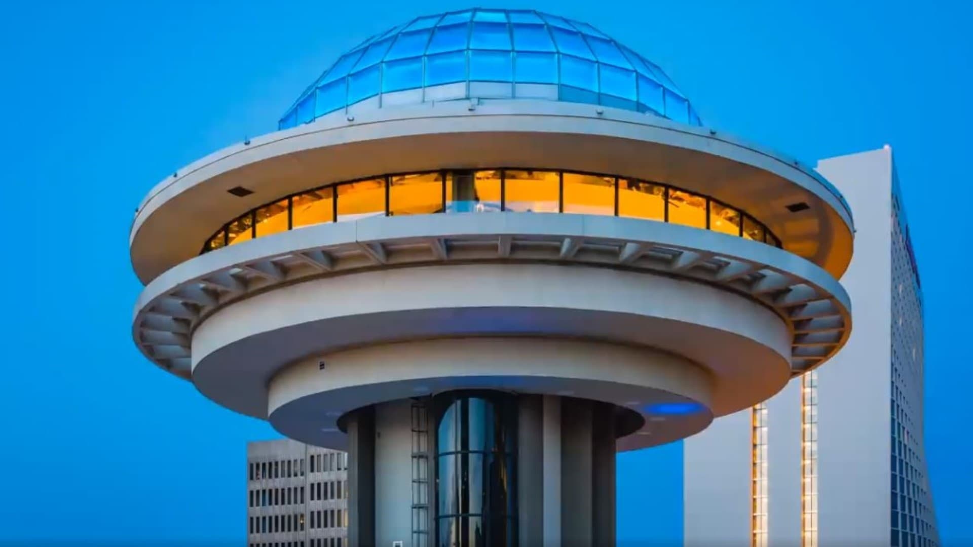 Polaris Restaurant Rooftop